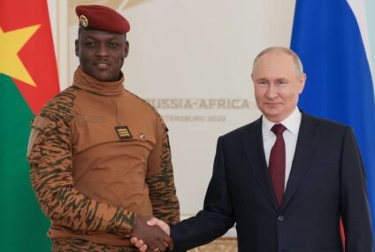 Deux alliés potentiels solides de Vladimir Poutine : Nicolás Maduro et Ibrahim Traoré renforcent leurs liens à Moscou