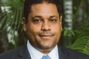 Nationalité américaine confirmée : la nomination de Raina Forbin au ministère des Affaires étrangères suscite une onde de choc