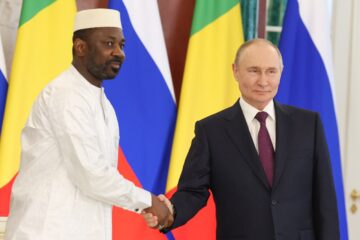 Mali : le ministère de la Défense de la Fédération de Russie affirme avoir déjoué une tentative de coup d’État impliquant près de 12 000 combattants, dont environ 2 500 auraient été tués lors d’une attaque visant plusieurs villes, dont Bamako