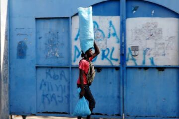 100 % contaminés : en Haïti, l’eau que les familles achètent pour boire devient une inquiétante source de peur 100 % contaminés : en Haïti, l’eau que les familles achètent pour boire devient une inquiétante source de peur